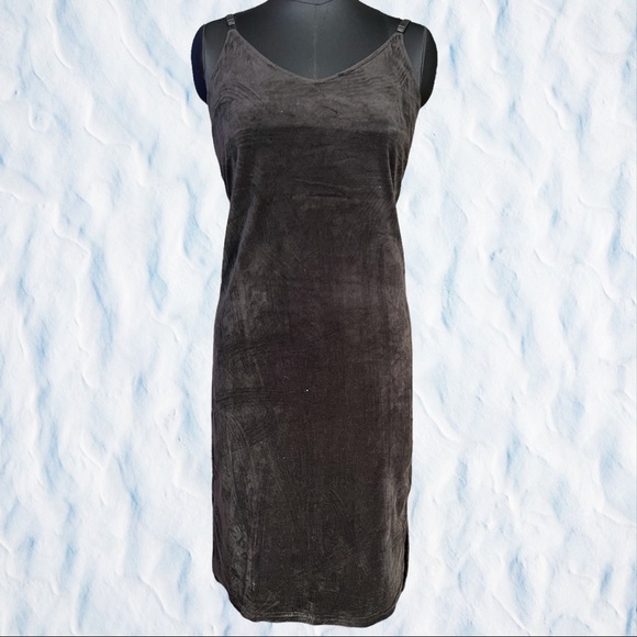 Imported brand velvet dress - Picture 3 of 3